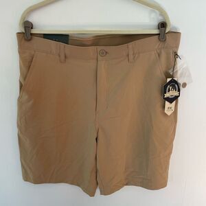 Rorie Whelan Golf Shorts Beige Size 40 9” inseam NWT